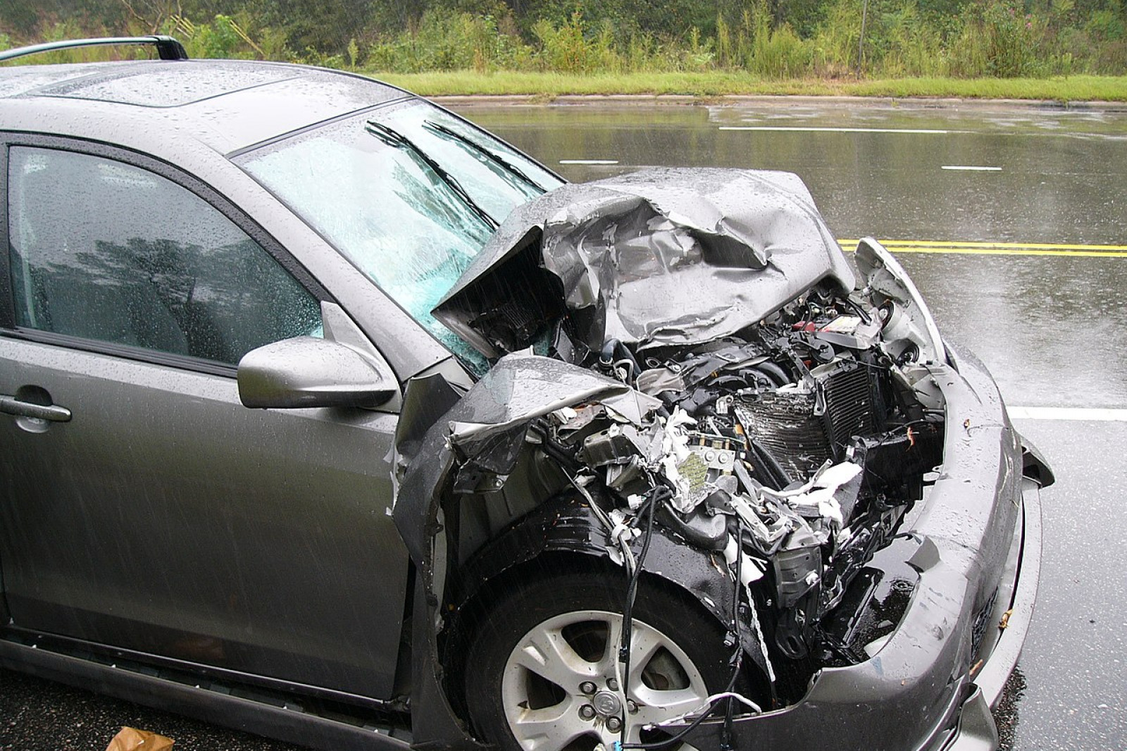 Wrecked and Totaled Cars: What to Do and Where to Sell Them